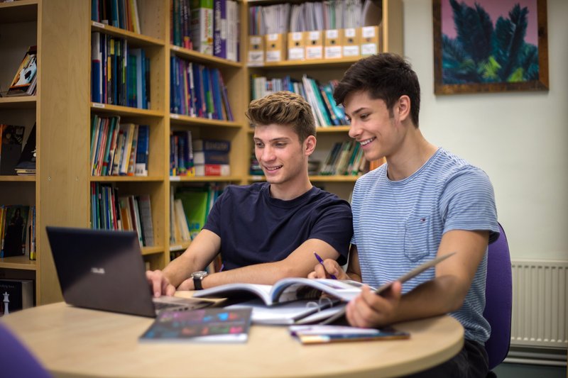 Cours d'anglais à Wimbledon School of English : étude dirigée