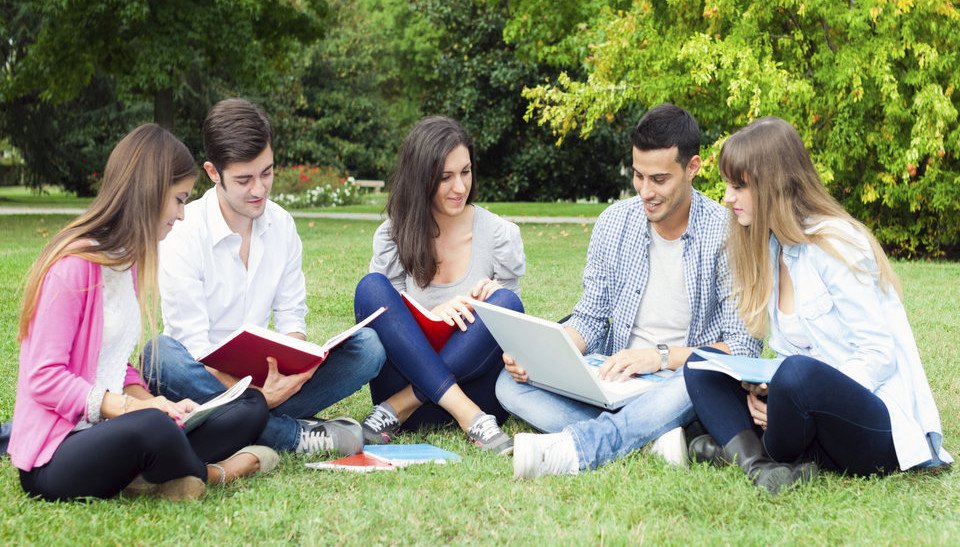 Apprendre une langue étrangère vous rendra plus intelligent, plus créatif et même plus sexy. Etes-vous prêt à travailler ?
