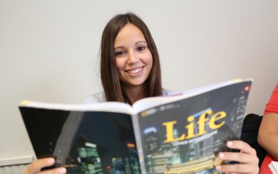 Effectuez un séjour linguistique Cardiff et L&T vous explique comment réussir votre immersion linguistique à l'étranger
