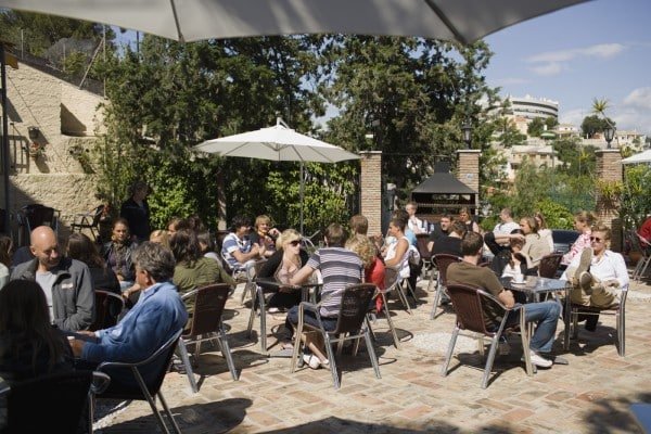 Entre 2 cours d'espagnol à Malaga sur la terrasse ensoleillée