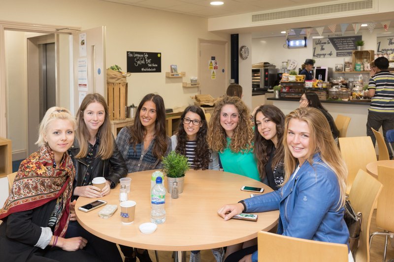 cours anglais Bristol : l'occasion de faire de belles rencontres internationales