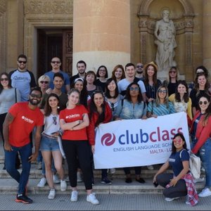cours anglais malte : rencontres internationales assurées