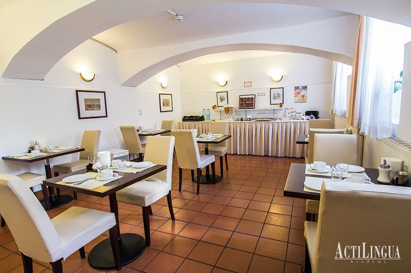 La cafétaria : repas inclus possibles !